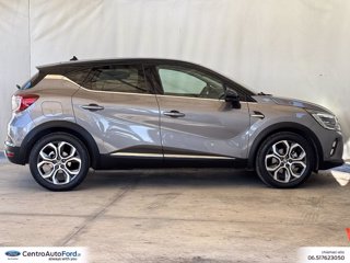 RENAULT Captur 1.6 e-tech hybrid intens 145cv auto 4