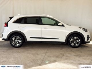 KIA Niro 1.6 gdi hev urban dct 4