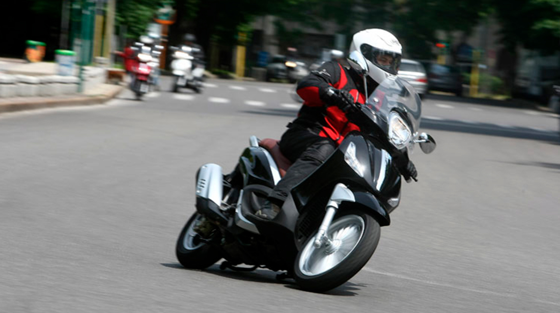 Noleggio Carpoint Piaggio Beverly 300 2