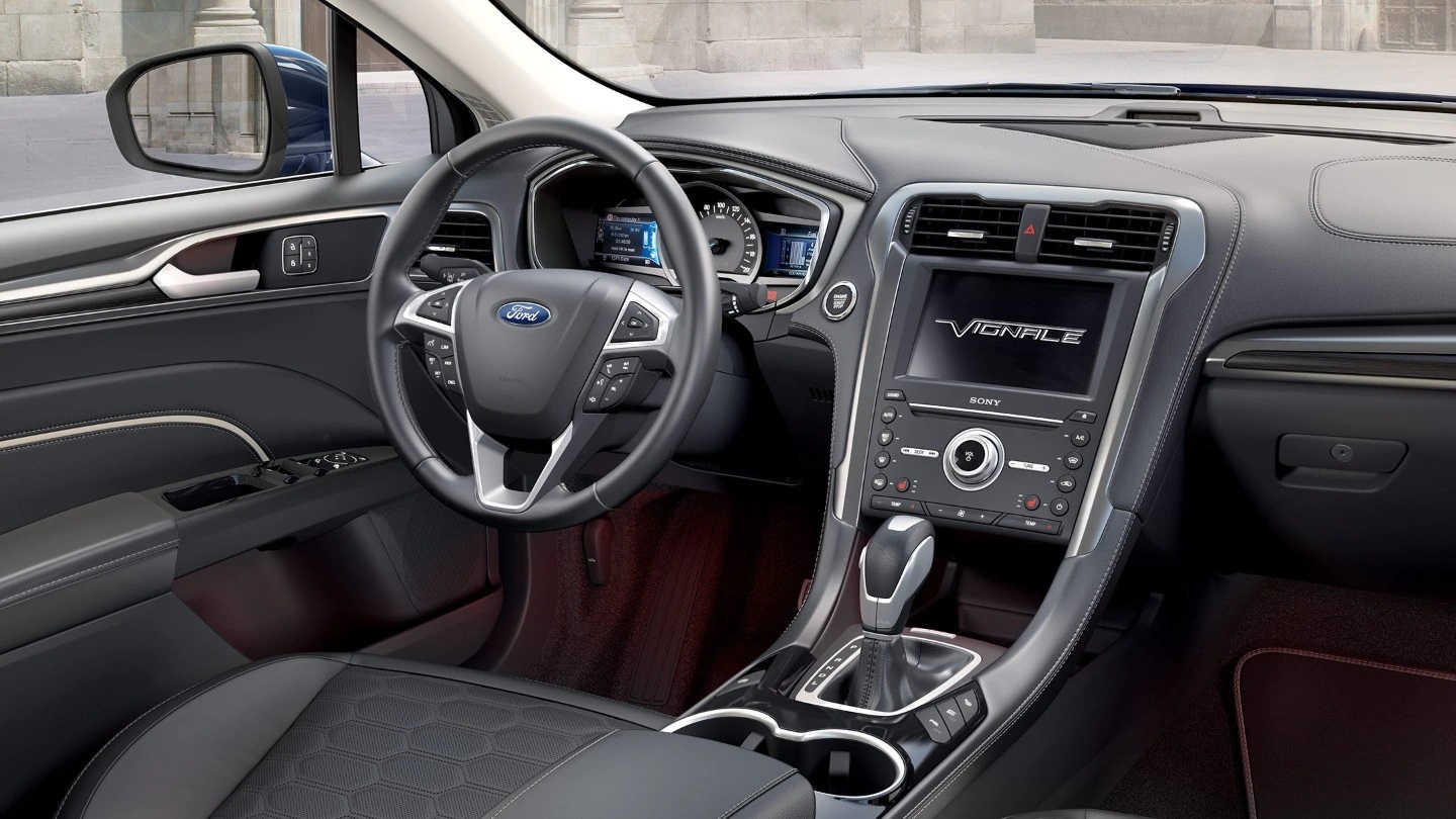 Ford Mondeo Hybrid Interni