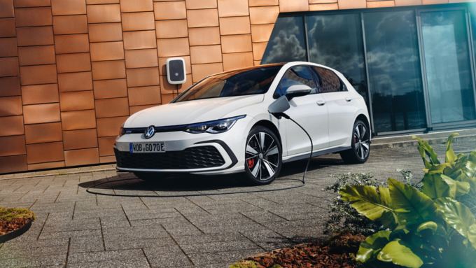 Ehybrid Range Golf GTE GL6075 4K Closeup 16 9 1