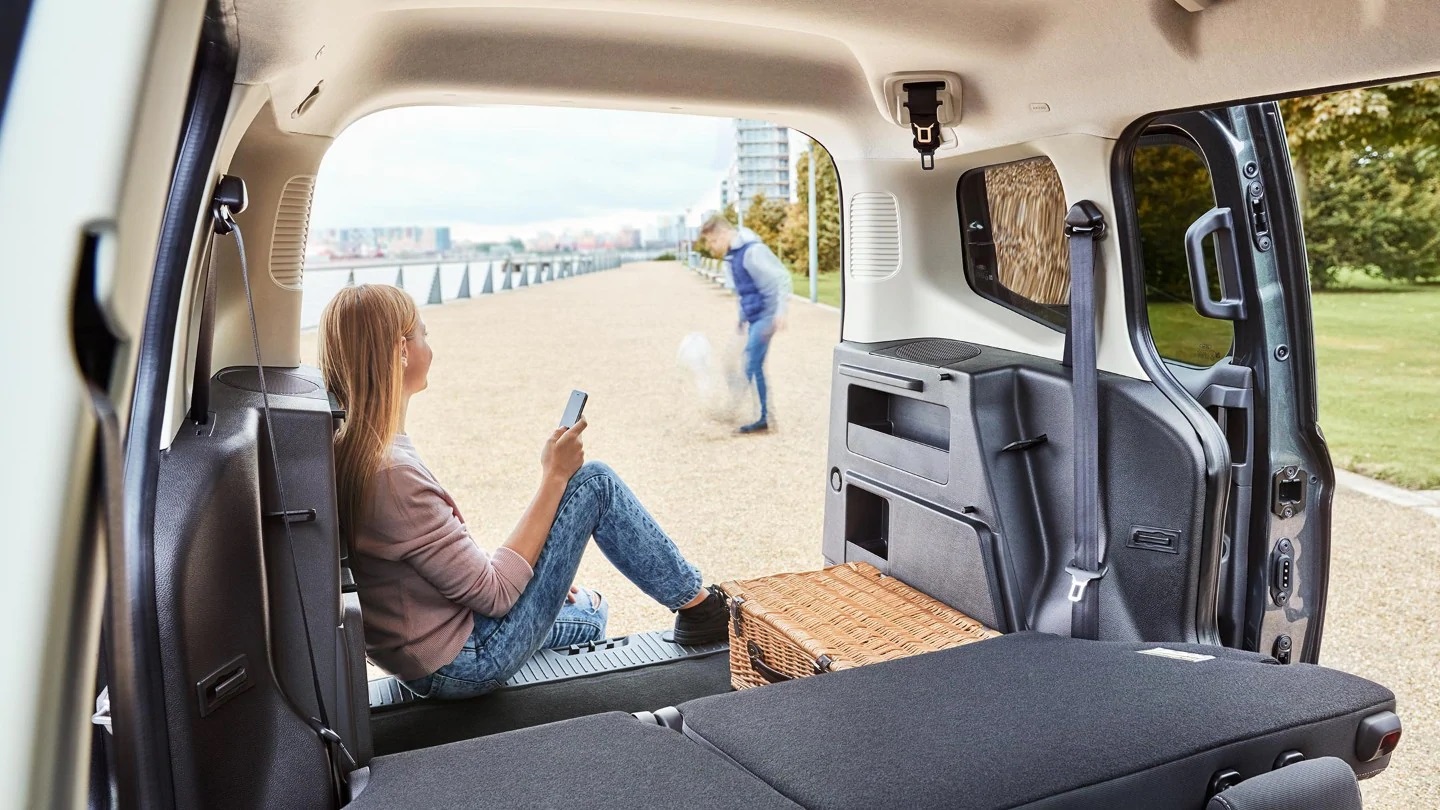 Ford Tourneo Courier Bagagliaio