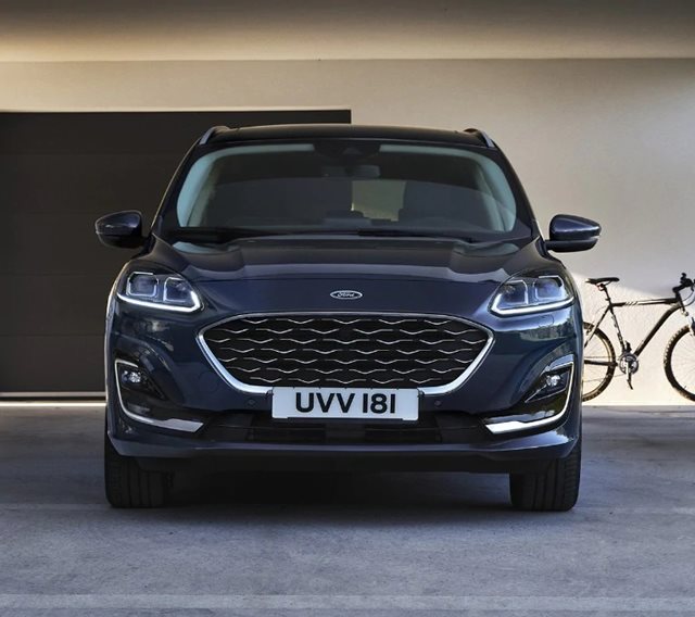 Ford Kuga Frontale Noleggio